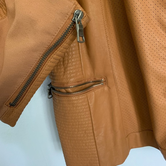 EUC Kate & Mallory Convertible Cognac Leather Vest Moto Jacket Perforated Detail - Picture 4 of 15